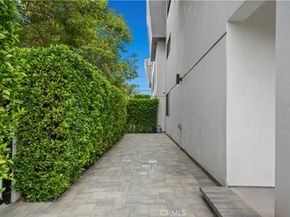14157 Tiara Street 101, Sherman Oaks CA 91401