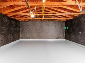 7630 Minstrel, Canoga Park CA 91304