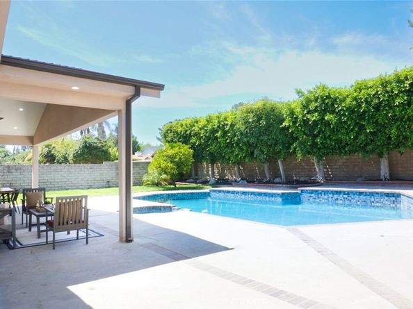 17063 Knapp Street, Northridge CA 91325
