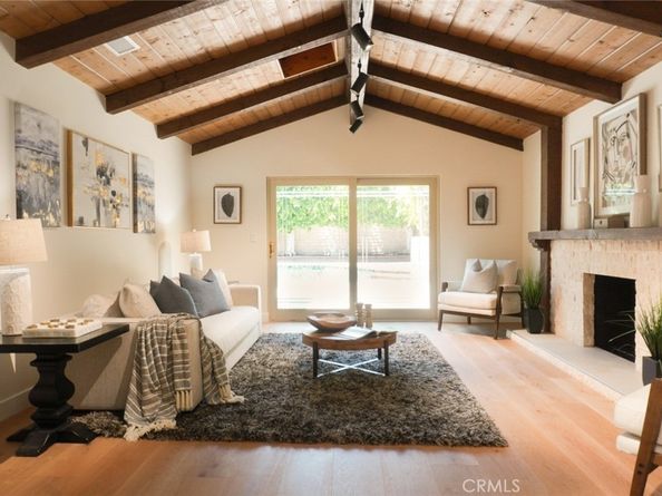17063 Knapp Street, Northridge CA 91325