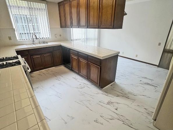 4454 Ventura Canyon Avenue 304, Sherman Oaks CA 91423