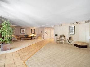 4454 Ventura Canyon Avenue 304, Sherman Oaks CA 91423