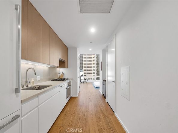 877 Francisco Street 821, Los Angeles CA 90017