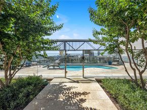 877 Francisco Street 821, Los Angeles CA 90017