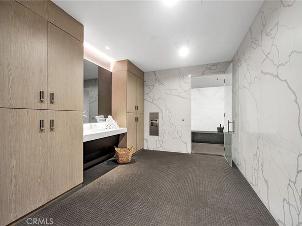 877 Francisco Street 821, Los Angeles CA 90017