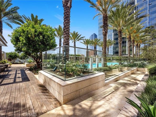 877 Francisco Street 821, Los Angeles CA 90017