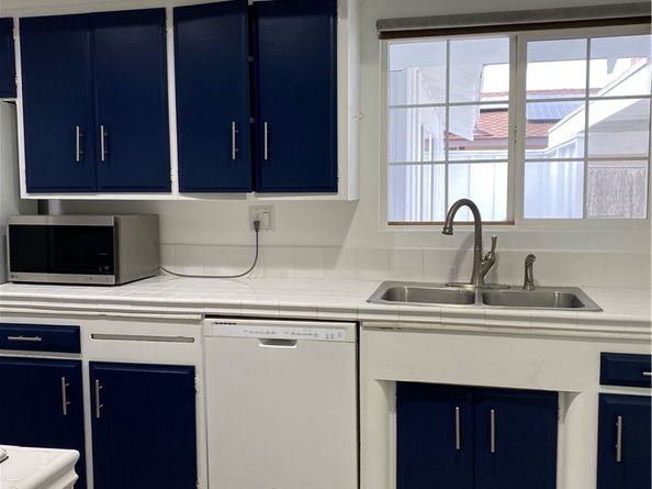 8961 Etiwanda Avenue, Northridge CA 91325