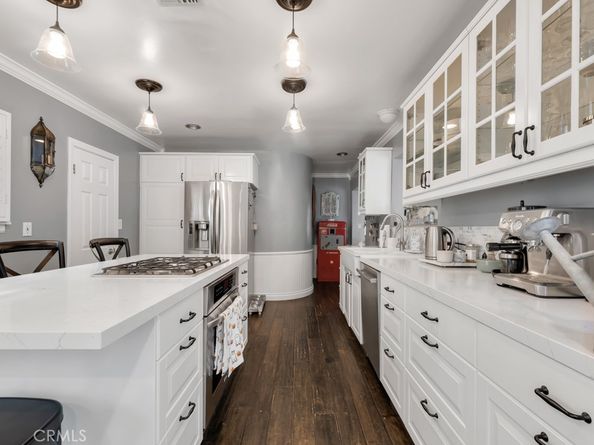 22051 Avenue San Luis, Woodland Hills CA 91364