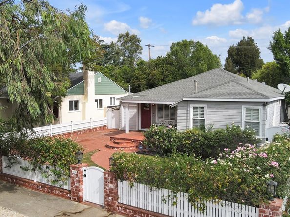 22051 Avenue San Luis, Woodland Hills CA 91364