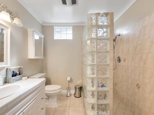 22051 Avenue San Luis, Woodland Hills CA 91364