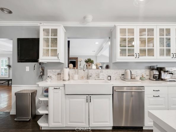 22051 Avenue San Luis, Woodland Hills CA 91364