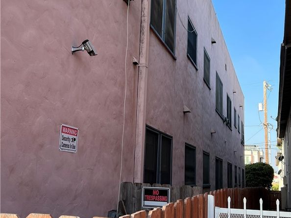 1537 Corinth Avenue, Los Angeles CA 90025