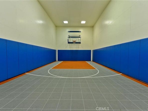5530 Owensmouth Avenue 123, Woodland Hills CA 91367