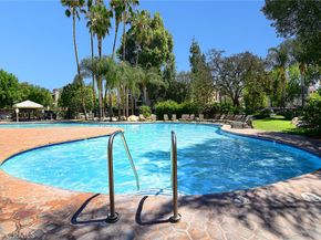 5530 Owensmouth Avenue 123, Woodland Hills CA 91367