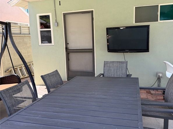 7232 Katherine Avenue, Van Nuys CA 91405