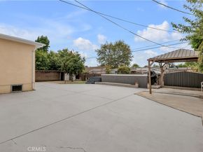 10111 Oak Park Avenue, Northridge CA 91325