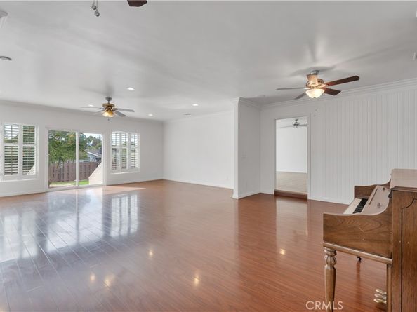 10111 Oak Park Avenue, Northridge CA 91325