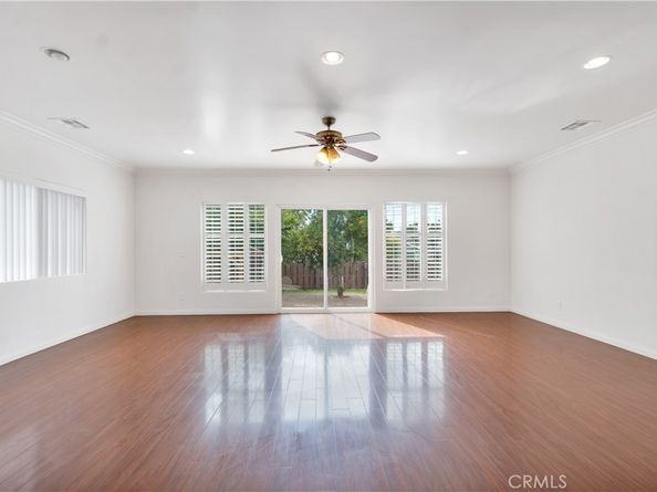 10111 Oak Park Avenue, Northridge CA 91325