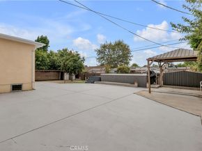 10111 Oak Park Avenue, Northridge CA 91325