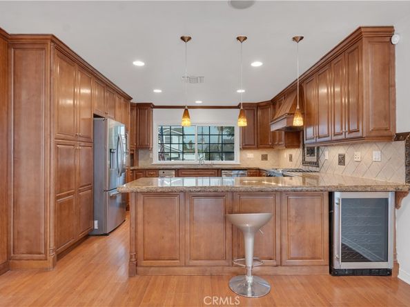 10111 Oak Park Avenue, Northridge CA 91325