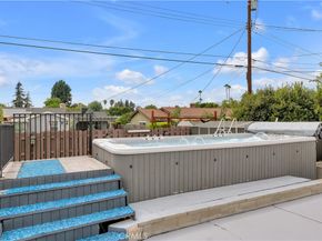 10111 Oak Park Avenue, Northridge CA 91325