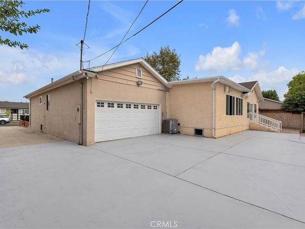 10111 Oak Park Avenue, Northridge CA 91325
