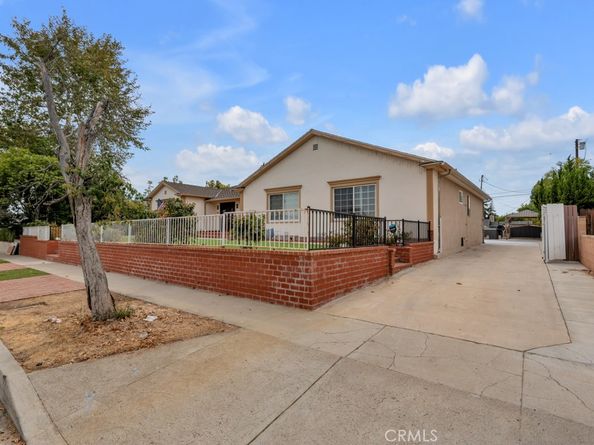 10111 Oak Park Avenue, Northridge CA 91325