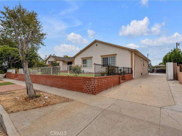 10111 Oak Park Avenue, Northridge CA 91325