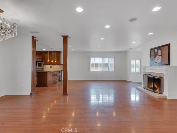 10111 Oak Park Avenue, Northridge CA 91325