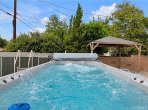 10111 Oak Park Avenue, Northridge CA 91325