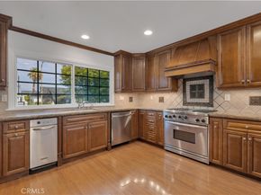 10111 Oak Park Avenue, Northridge CA 91325