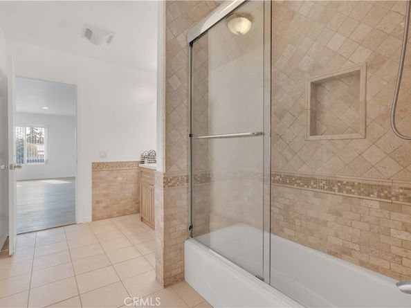 10111 Oak Park Avenue, Northridge CA 91325