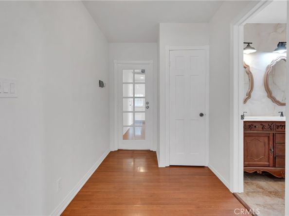 10111 Oak Park Avenue, Northridge CA 91325