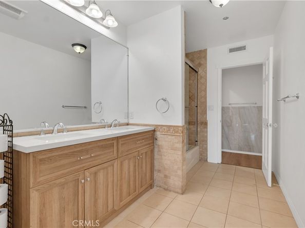 10111 Oak Park Avenue, Northridge CA 91325