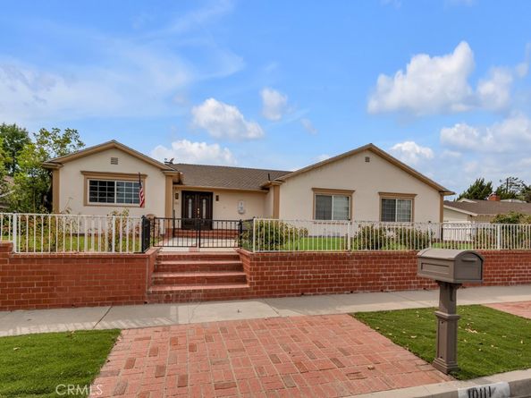 10111 Oak Park Avenue, Northridge CA 91325