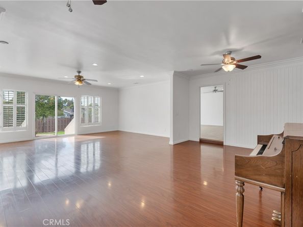 10111 Oak Park Avenue, Northridge CA 91325