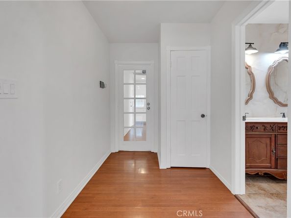 10111 Oak Park Avenue, Northridge CA 91325