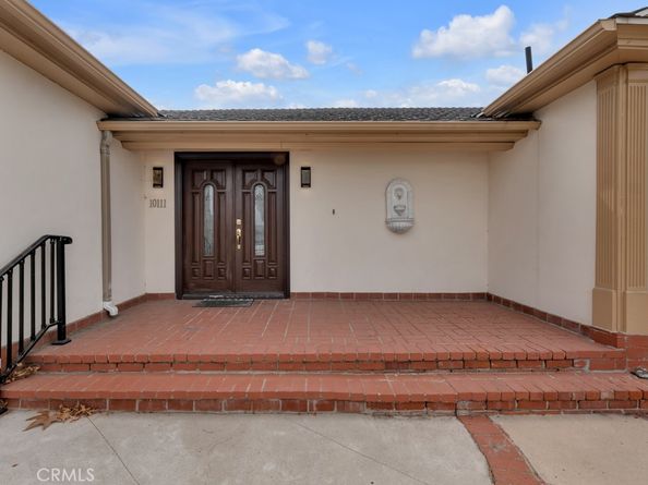 10111 Oak Park Avenue, Northridge CA 91325