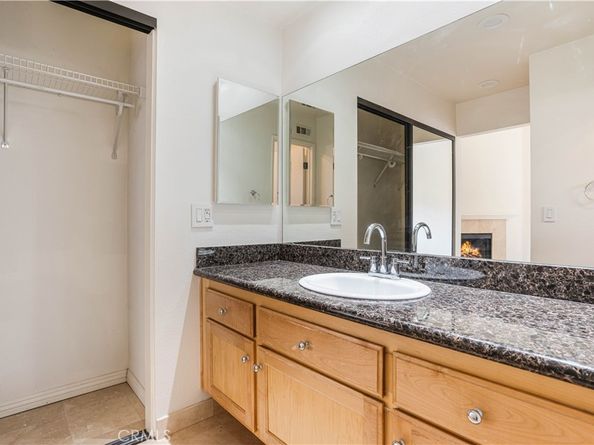 5800 Owensmouth Avenue 26, Woodland Hills CA 91367