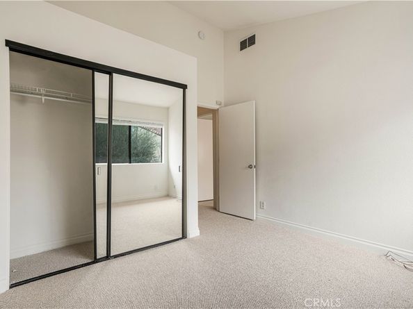 5800 Owensmouth Avenue 26, Woodland Hills CA 91367