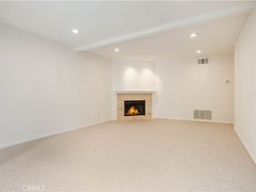 5800 Owensmouth Avenue 26, Woodland Hills CA 91367