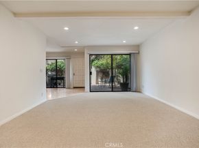 5800 Owensmouth Avenue 26, Woodland Hills CA 91367