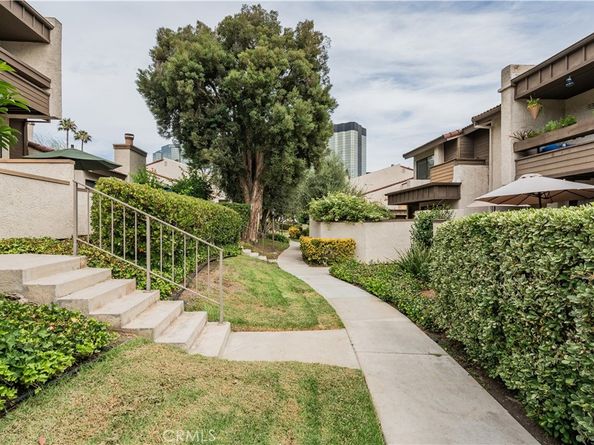 5800 Owensmouth Avenue 26, Woodland Hills CA 91367