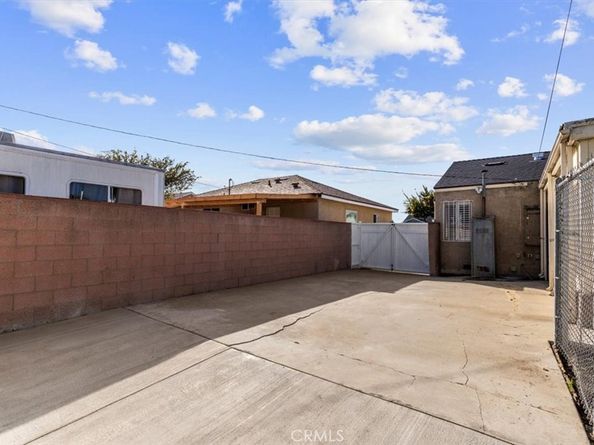 957 W Myrrh, Compton CA 90220