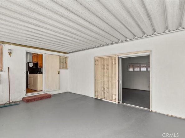 957 W Myrrh, Compton CA 90220