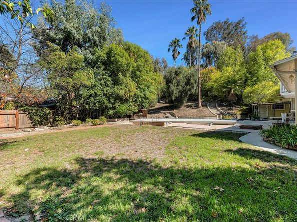 20555 Dumont Street, Woodland Hills CA 91364