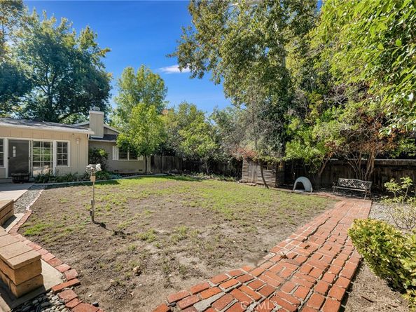 20555 Dumont Street, Woodland Hills CA 91364