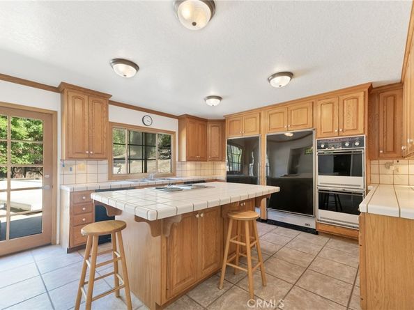 20555 Dumont Street, Woodland Hills CA 91364