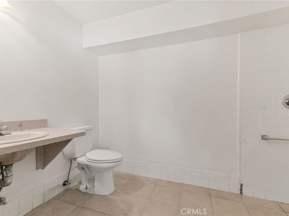 20555 Dumont Street, Woodland Hills CA 91364