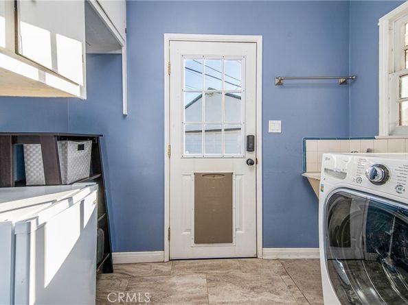 7315 Ariel, Reseda CA 91335
